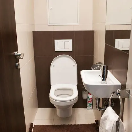 Large Two-room Near Centre 科希策