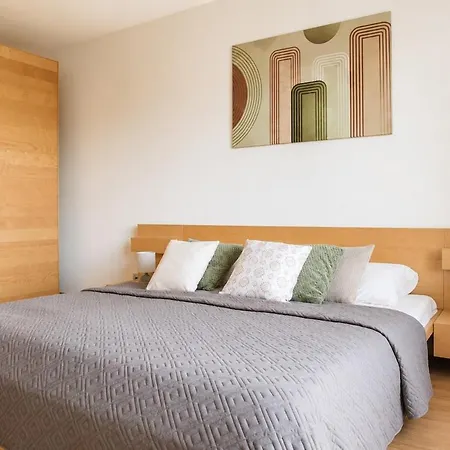 公寓 Large Two-room Near Centre *
